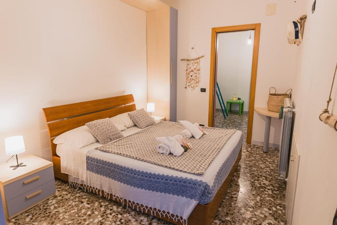 Casa Vacanze Il Mare Tra I Tetti - Relaxing Terrace & Sea View Villa Monopoli Exterior foto