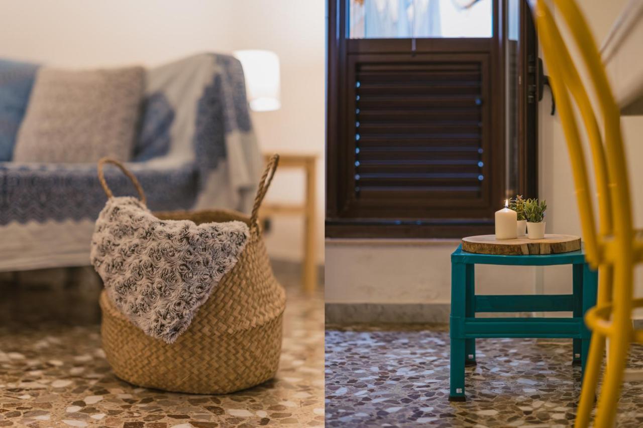Casa Vacanze Il Mare Tra I Tetti - Relaxing Terrace & Sea View Villa Monopoli Exterior foto