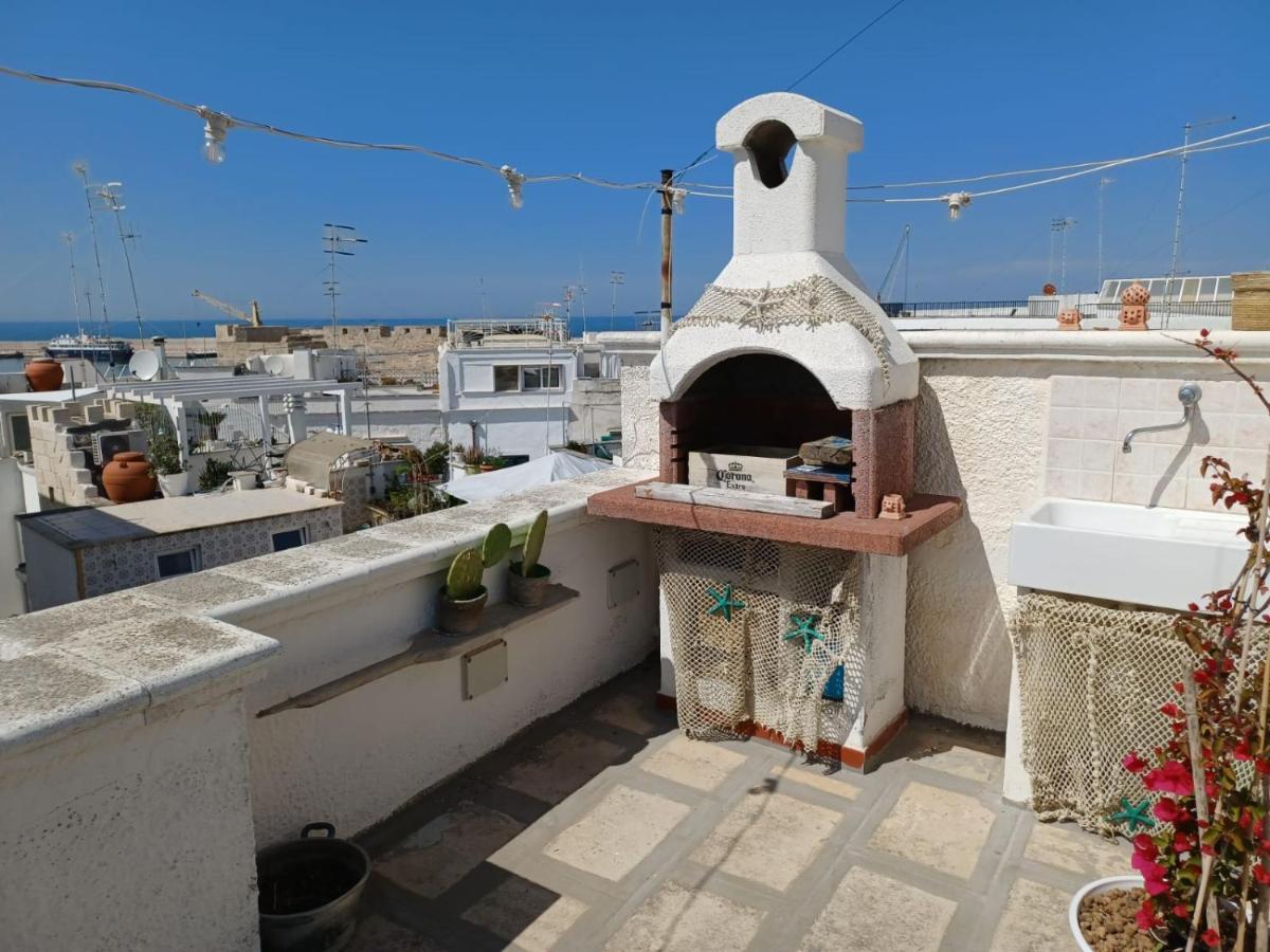 Casa Vacanze Il Mare Tra I Tetti - Relaxing Terrace & Sea View Villa Monopoli Exterior foto