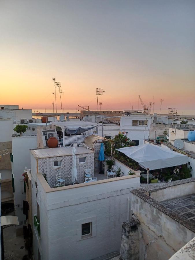 Casa Vacanze Il Mare Tra I Tetti - Relaxing Terrace & Sea View Villa Monopoli Exterior foto